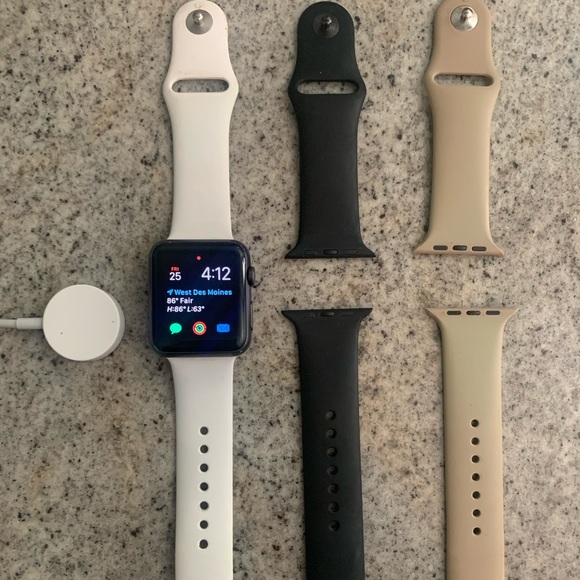Apple Watch 42mm series 1 - Picture 1 of 1